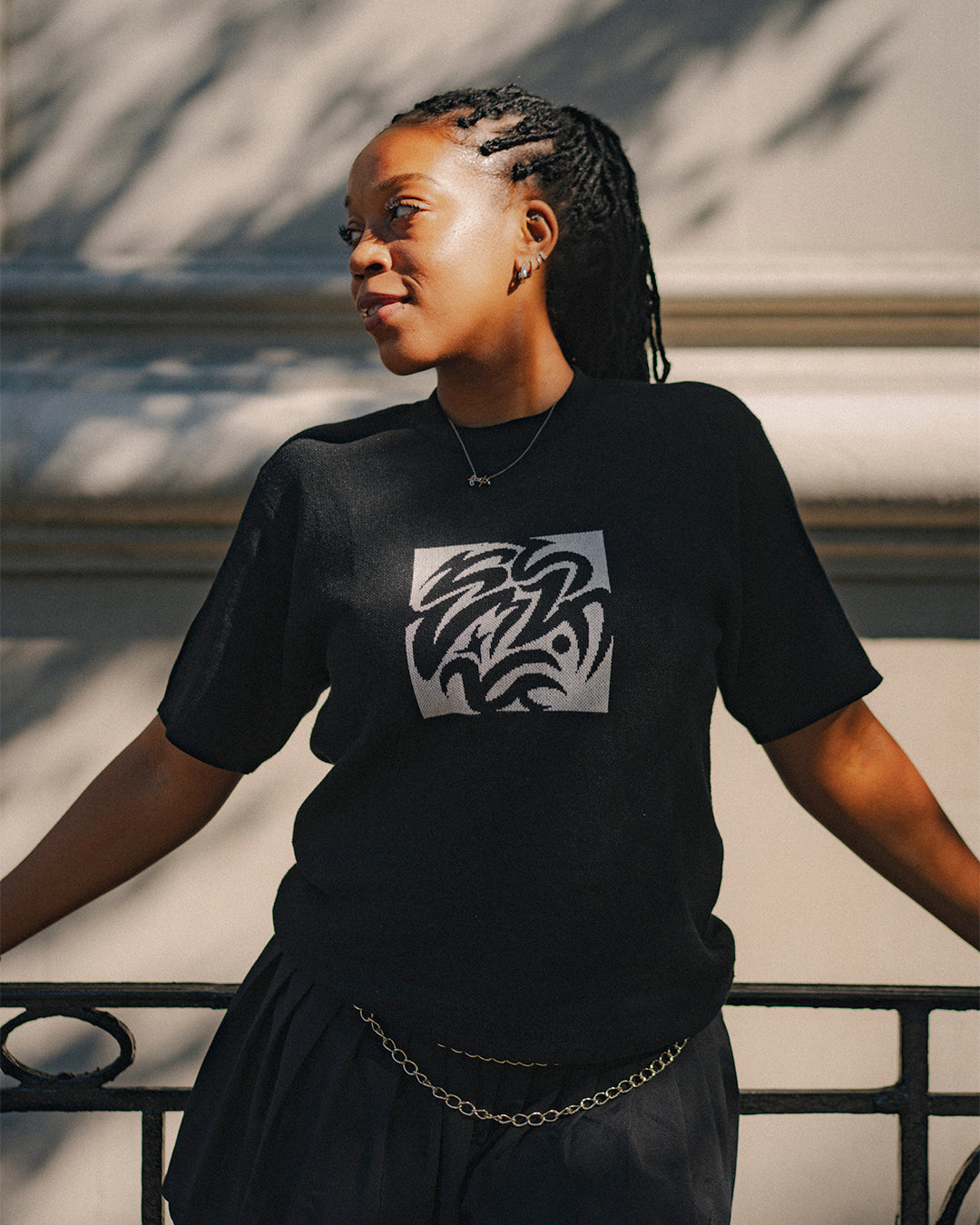 The Inverted Globe Knit Tee – Black
