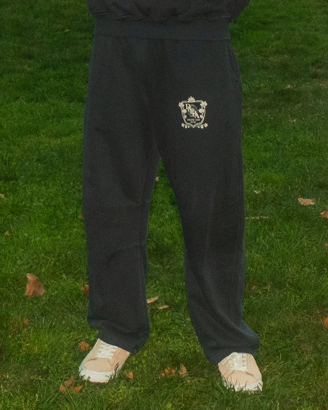 The Crest Sweatpant – Nautical Navy