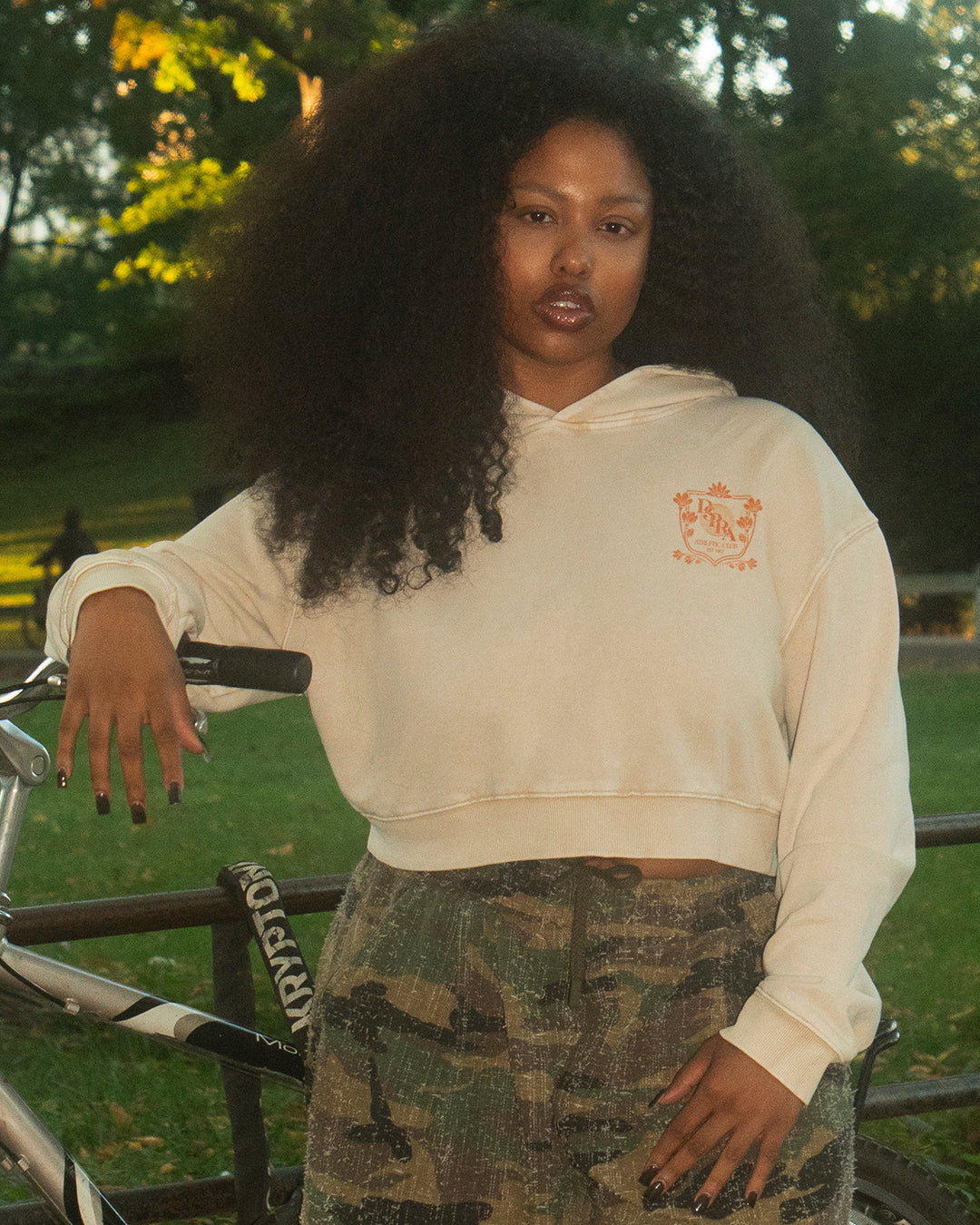 The Crest Cropped Hoodie – White Sand